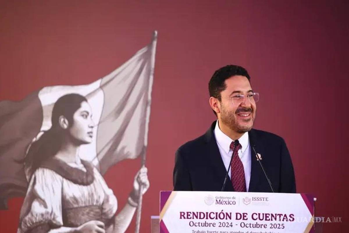 Presume ISSSTE ‘transformación total’: robots de cirugía, sueldos al alza y campanas de éxito