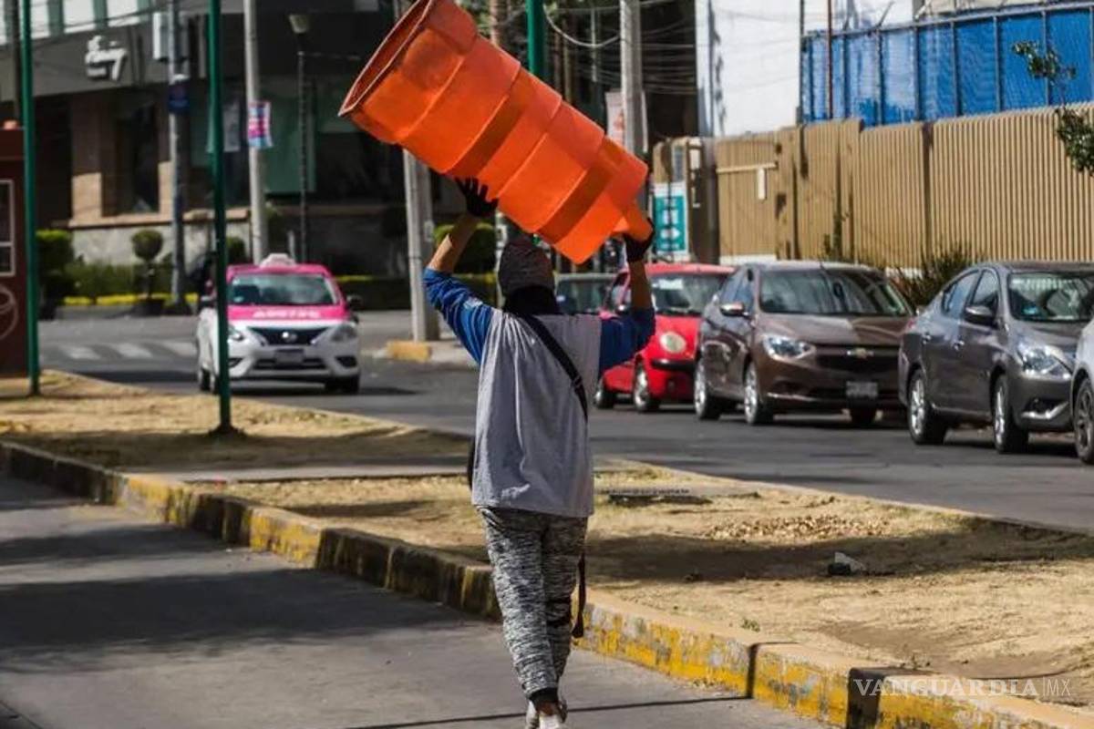 Con ‘moche’ a uniformados, franeleros burlan la ley en pleno corazón de la capital
