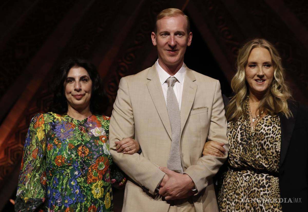 $!La productora de cine Sue Kroll (i); el gionista Patrick Mackey (c) y la directora de Amazon Studios, Jennifer Salke (d) en Ciudad de México (México).