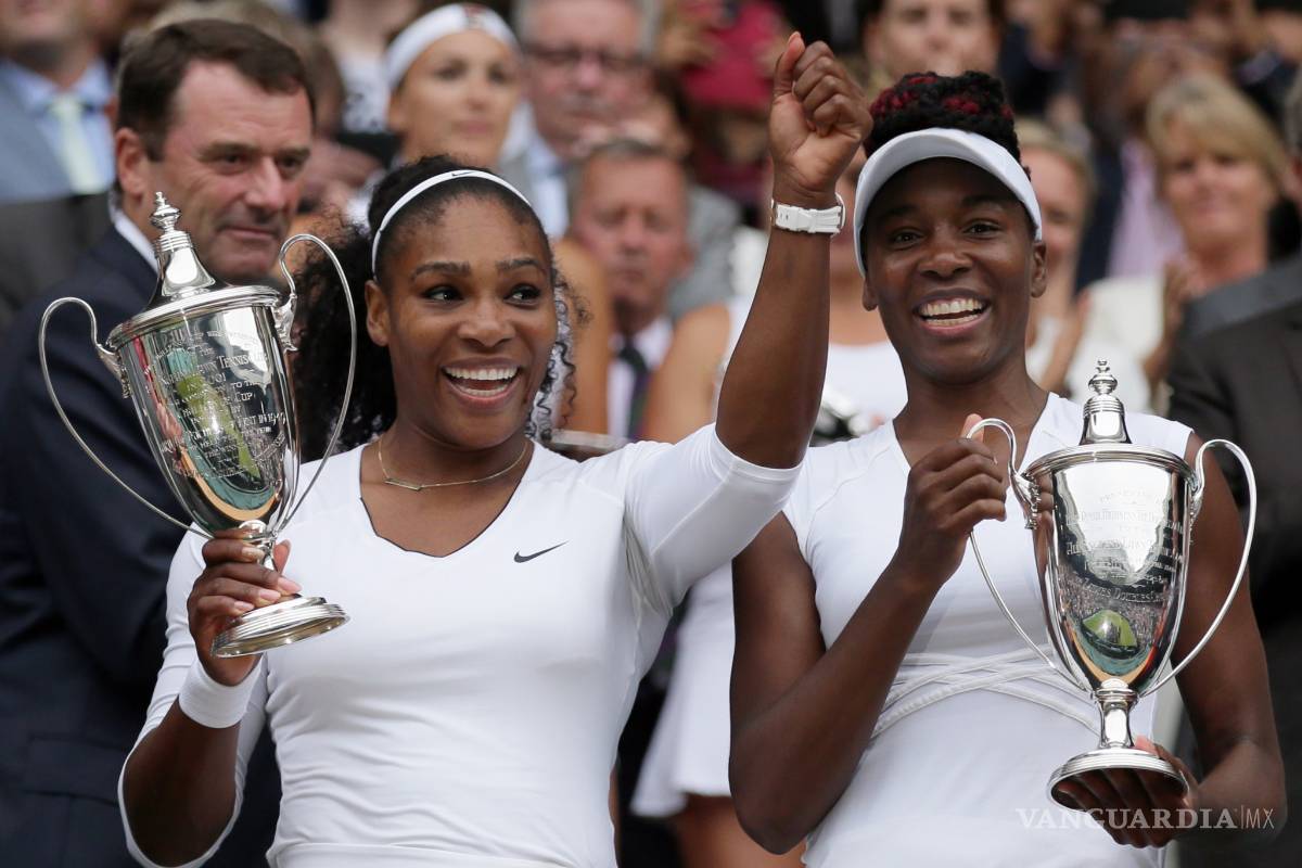 Serena también se corona en dobles al lado de Venus