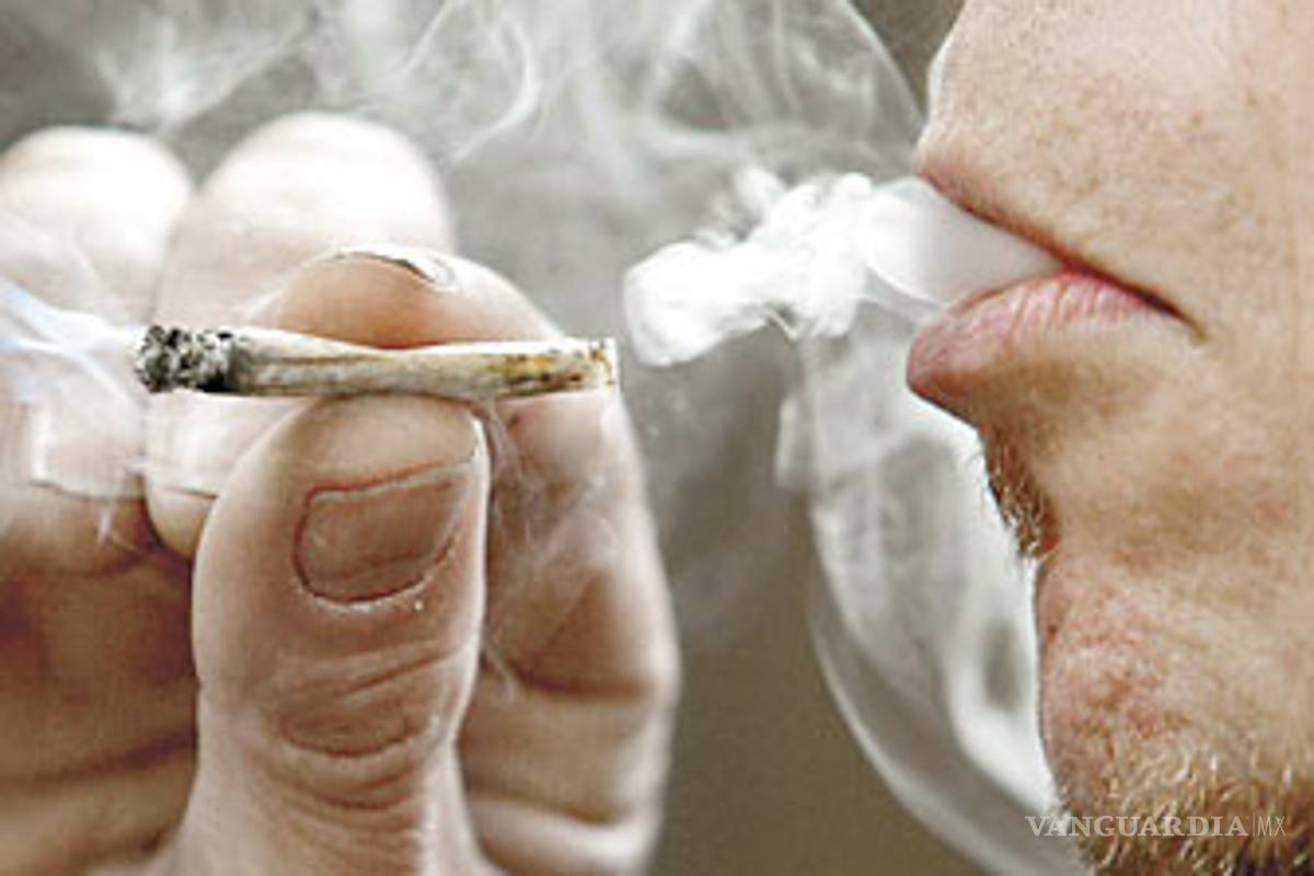 Tabaquismo duplica riesgo de trastorno ocular