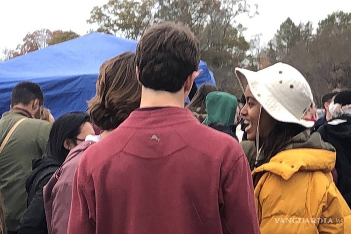 Así fue captada Malia Obama besando a un chico