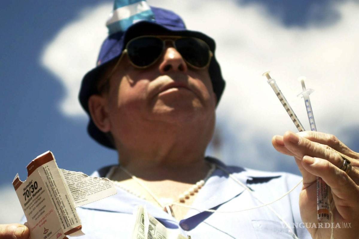 $!Una persona diabética muestra su medicación y las jeringuillas para inyectarse insulina. EFE/INFOSIC/Soledad Quiroga/MK