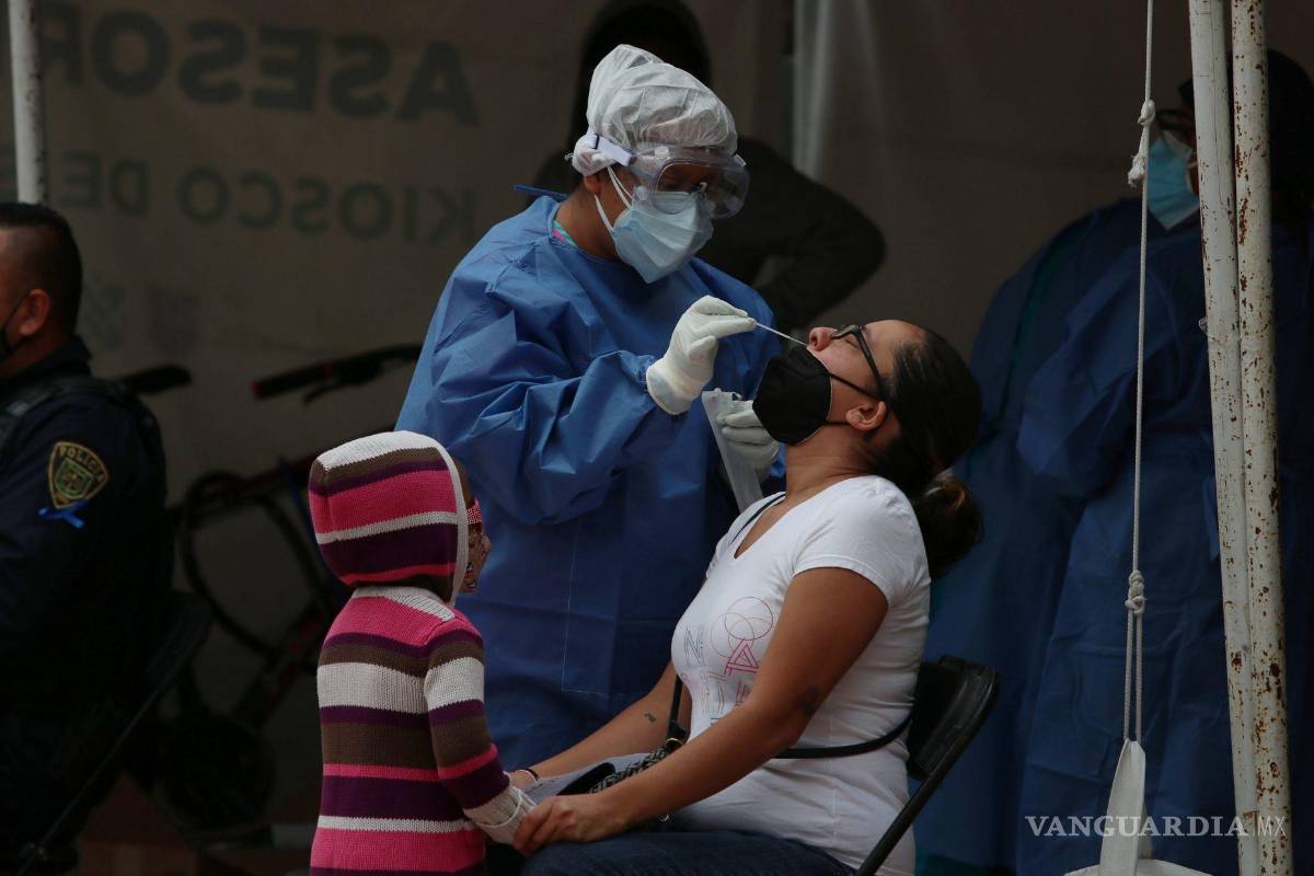 Suma México 3 mil 7 contagios y 230 muertes por COVID en un día