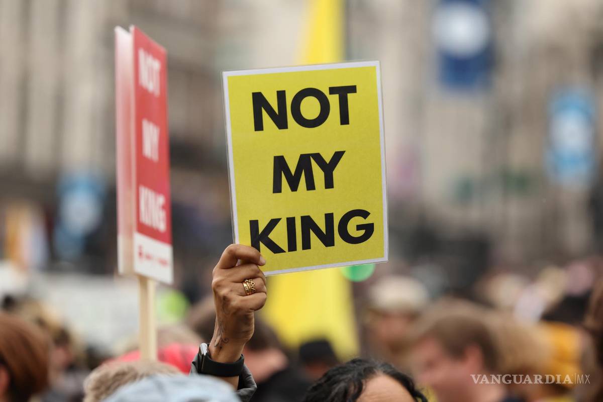 Así inicia el reinado del Carlos III tras una larga espera para ser el monarca británico (fotos)
