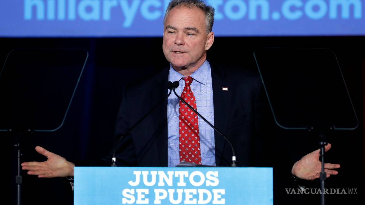 Tim Kaine pide en Arizona el voto en español