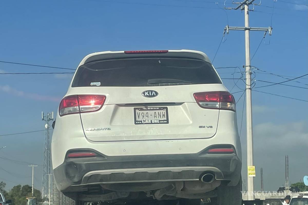 Veloz conductora embiste a motociclista, al norte de Saltillo