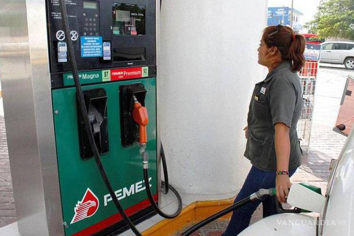 No hay gasolinazo, pero los combustibles sí suben; se cobrará todo el IEPS