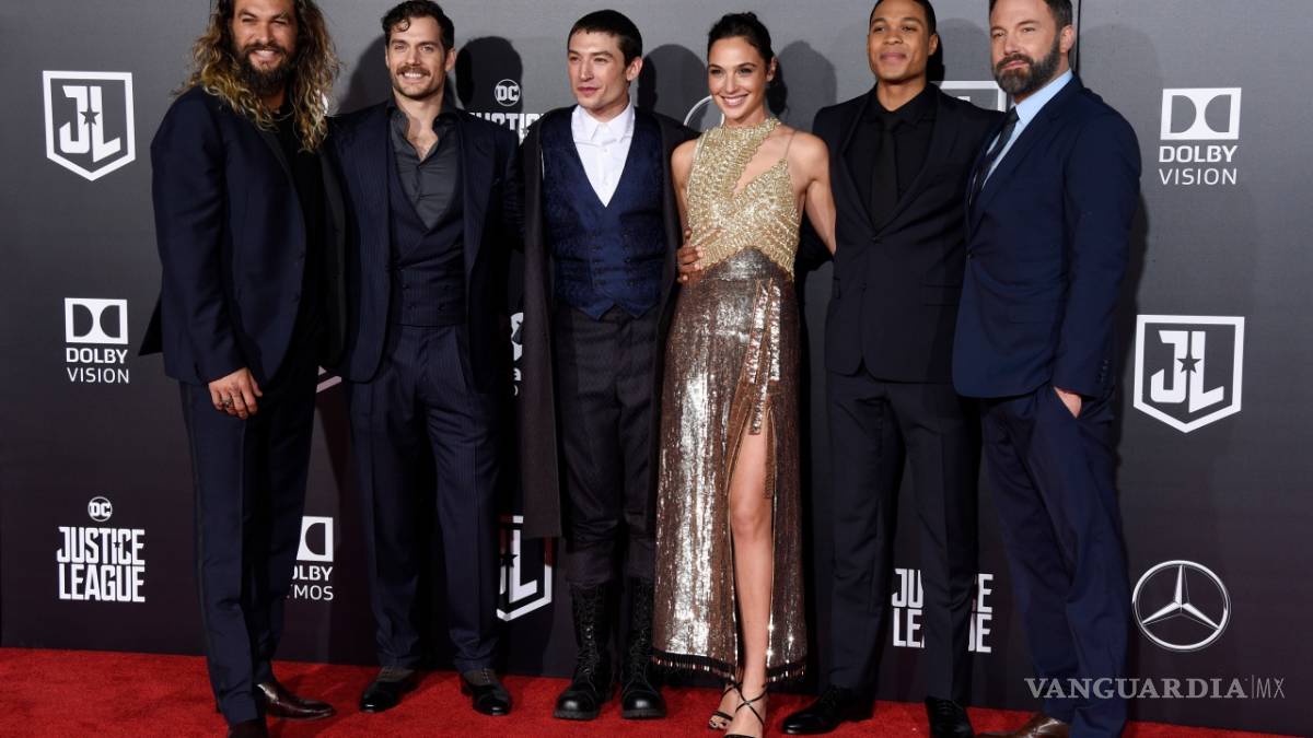 “Justice League” va más allá de Batman y Superman