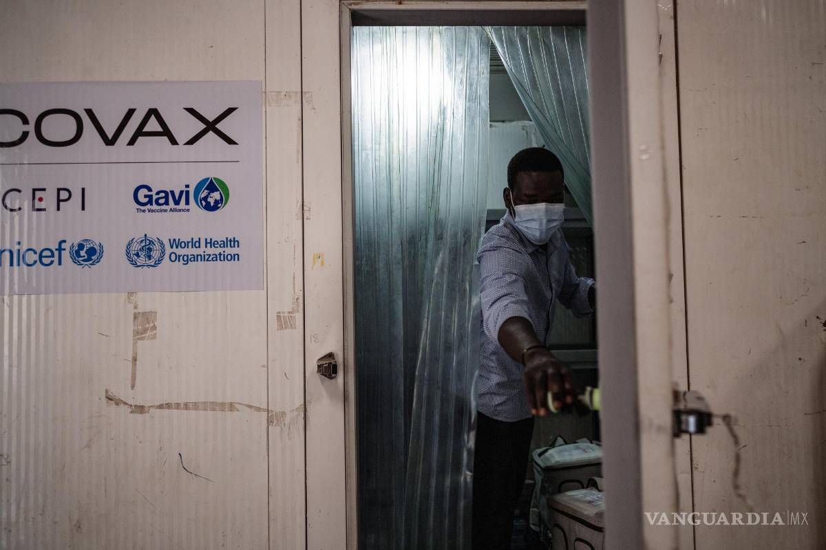 Fabricantes se quedaron con 1,400 mdd de pagos anticipados por dosis contra el COVID-19