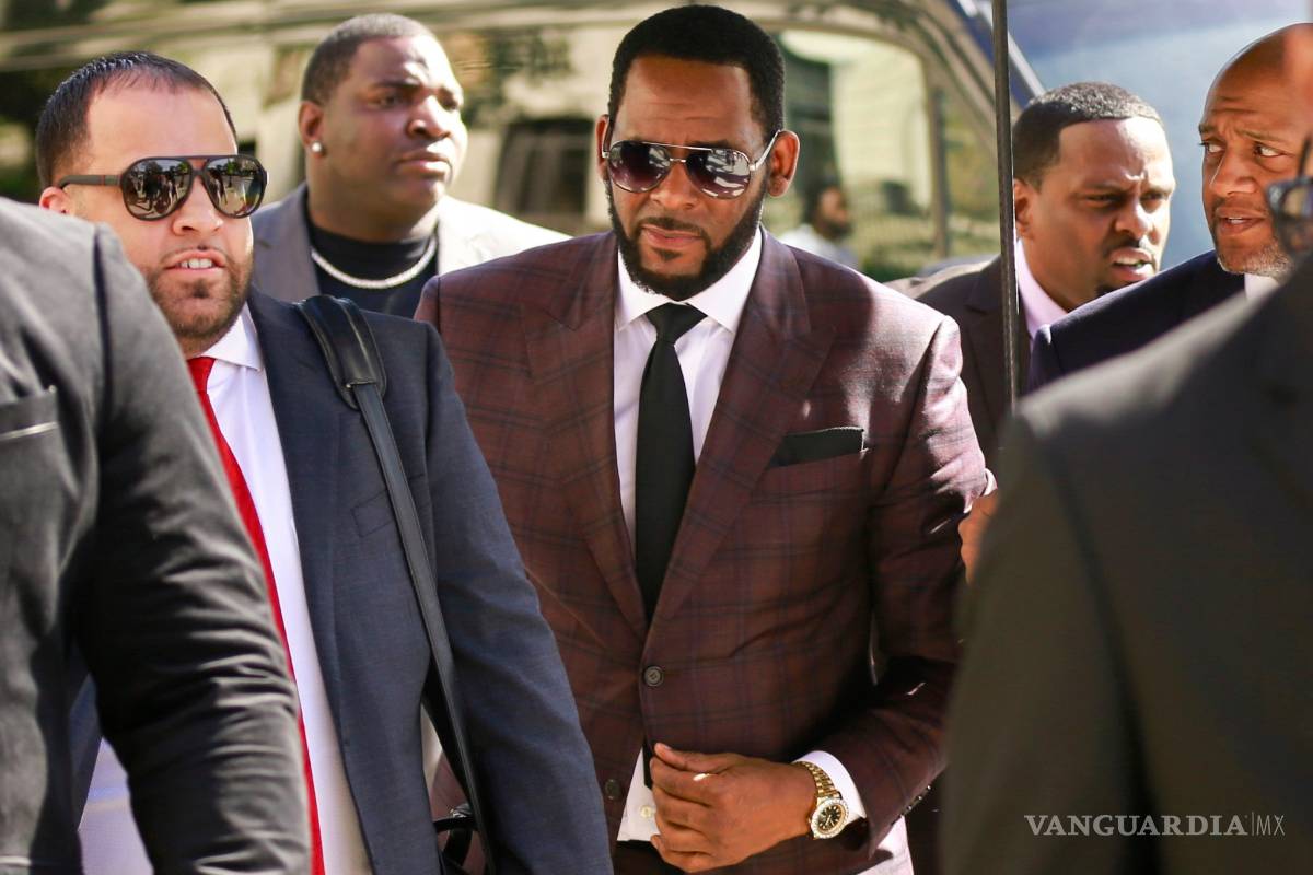 R. Kelly es acusado de pedir sexo a joven de 17 años