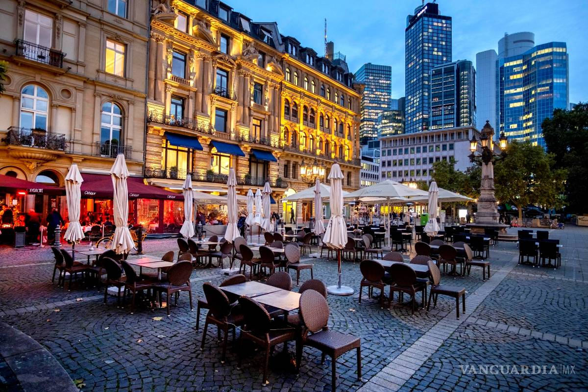 Decretan París y Berlín cierres para frenar virus