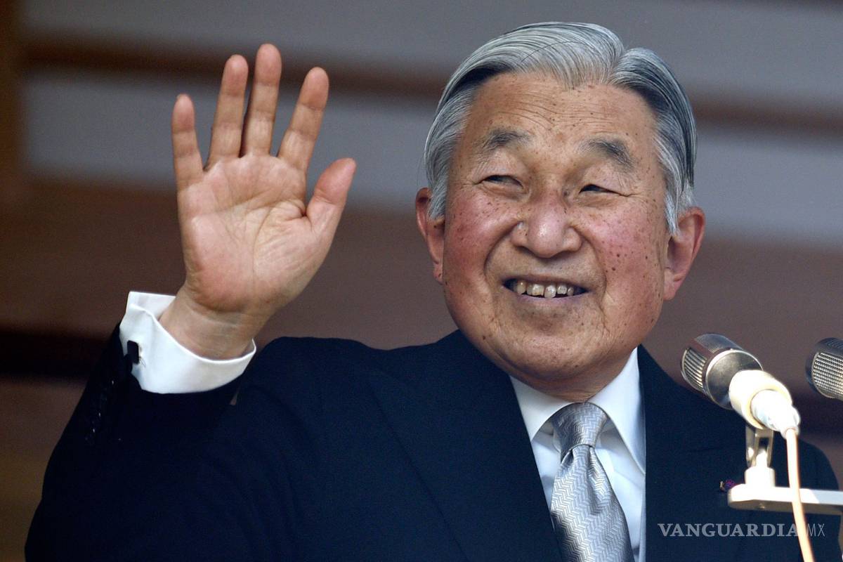Gobierno de Japón ve factible la abdicación del emperador Akihito