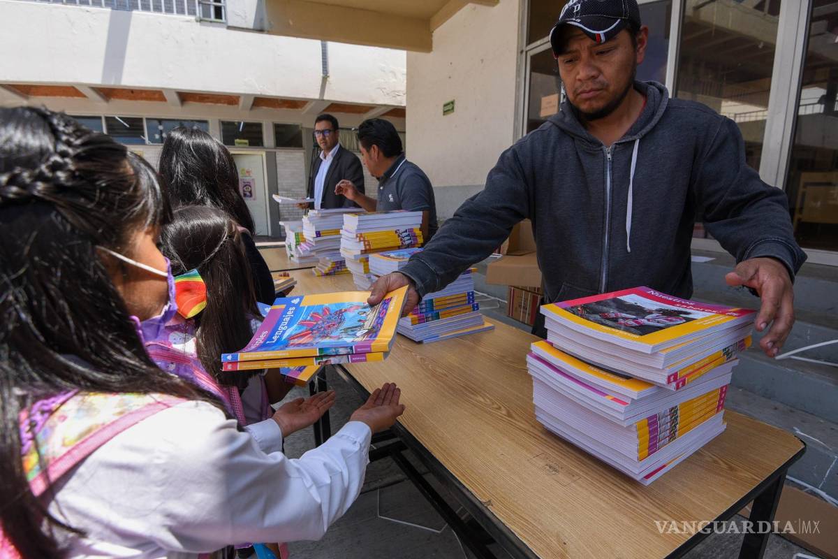Reconoce SEP respaldo de 30 gobernadores por entrega de libros
