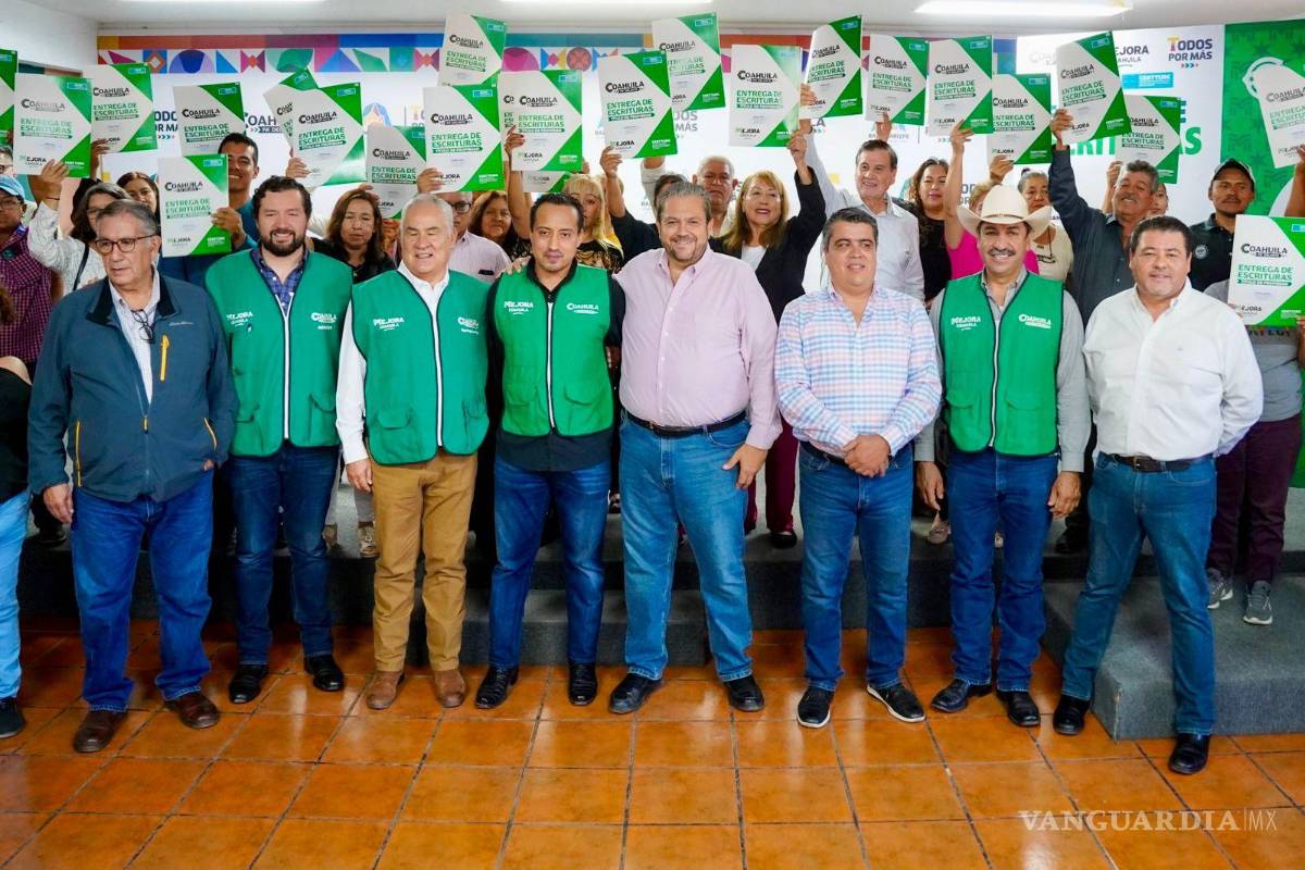 Ramos Arizpe entrega escrituras a más de 300 familias