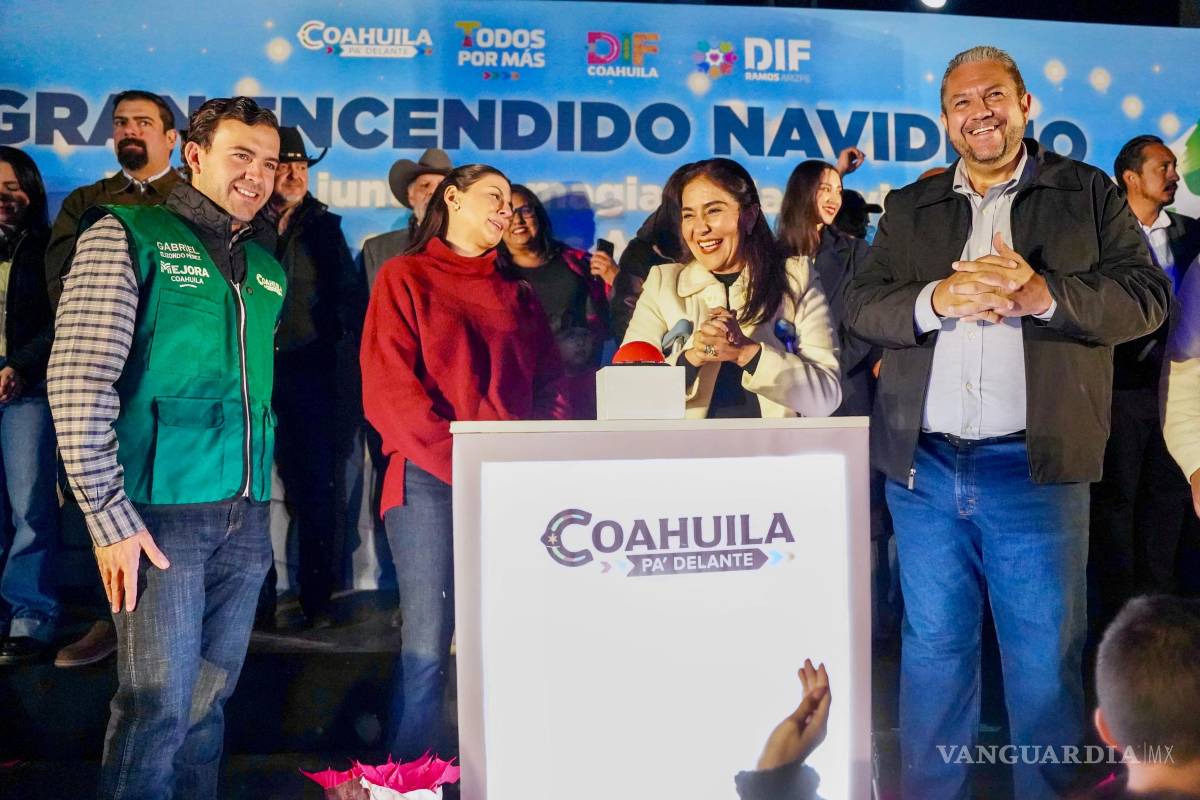 $!El alcalde Tomás Gutiérrez Merino, su esposa y diversas autoridades encabezaron la ceremonia.