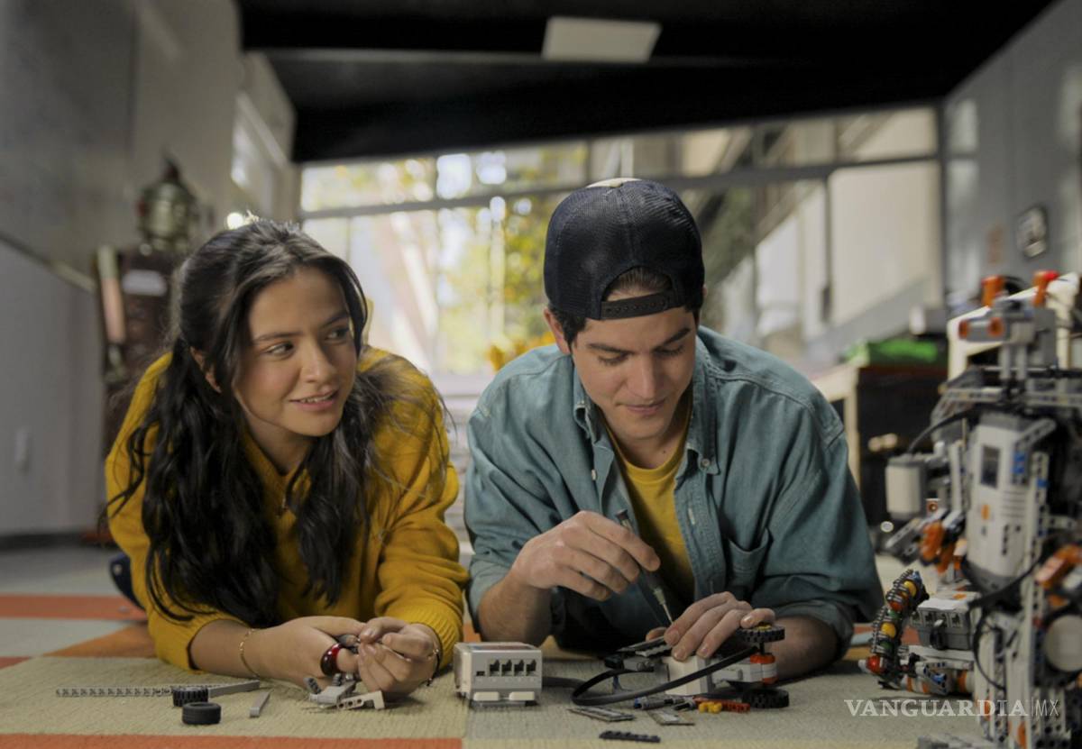 $!Redes sociales, amigos, confianza, música, fiesta, papás y amor: ingrediente que están presentes en este relato.