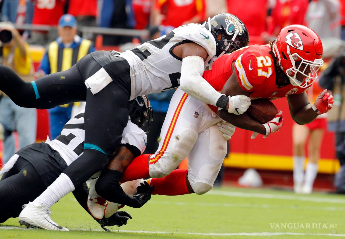 $!Chiefs prueban que también saben defender y la víctima son los Jaguars