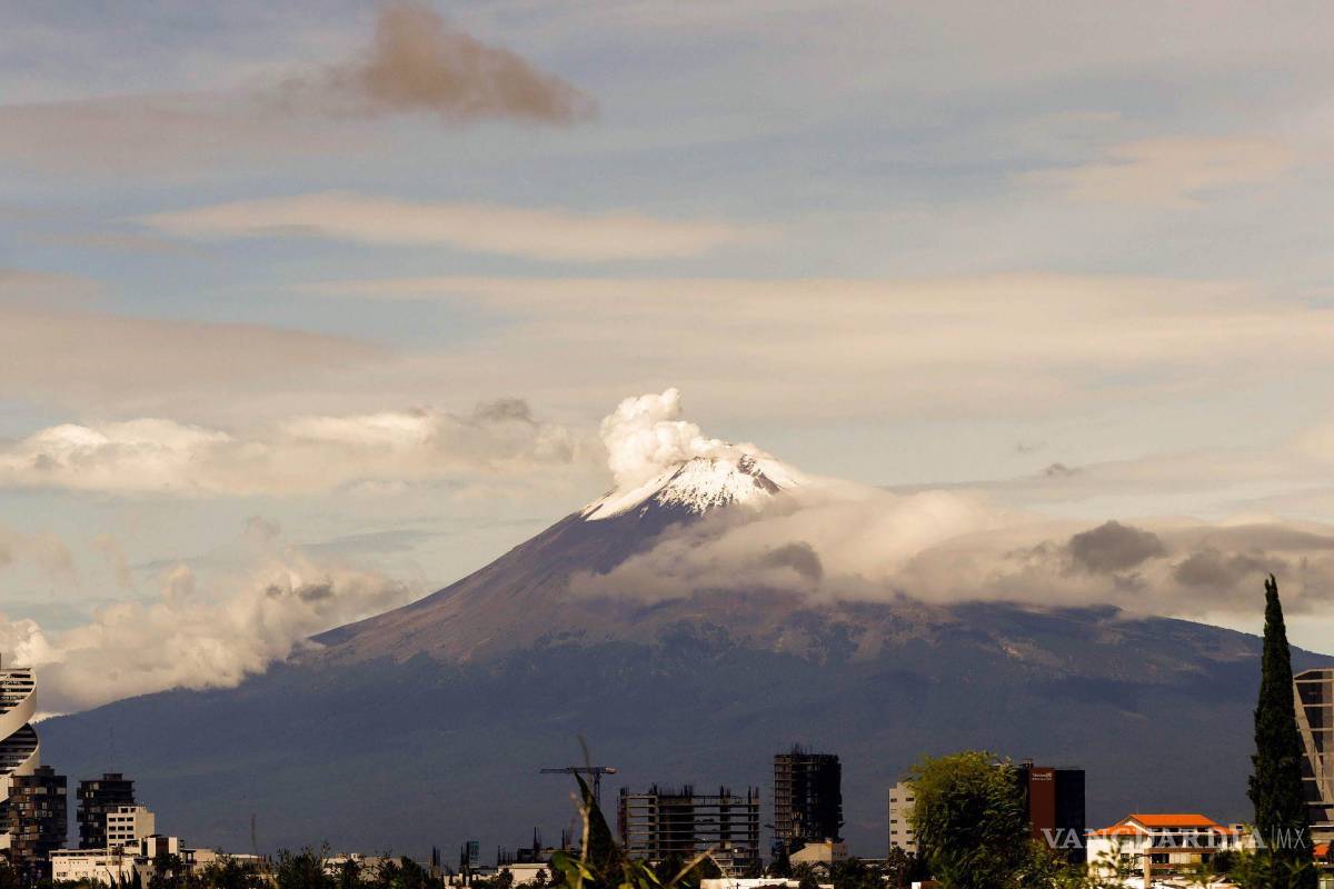 Tras registrarse actividad en volcán Popocatépetl, prevén caída ligera de ceniza en Puebla