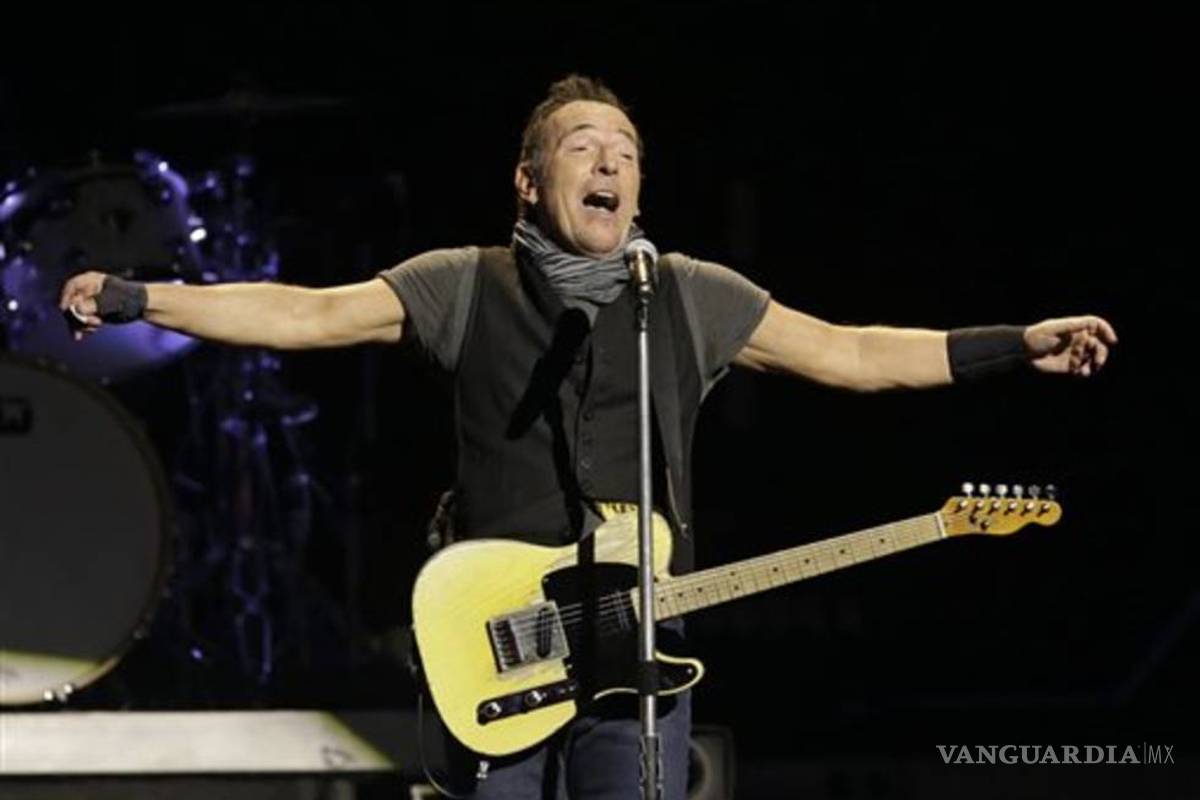 Bruce Springsteen suspende concierto en protesta por ley antigay