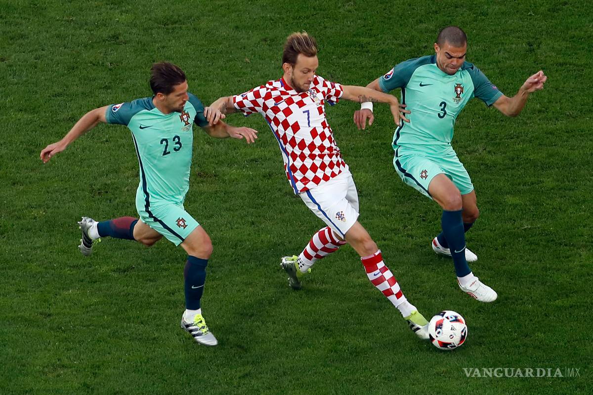 Hinchas croatas atacan a Rakitic en su casa de vacaciones