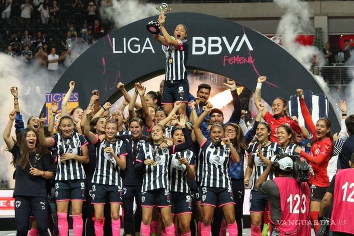 Rayadas ganan la Liga MX Femenil...no les dan bono y se conformarán con un iPad