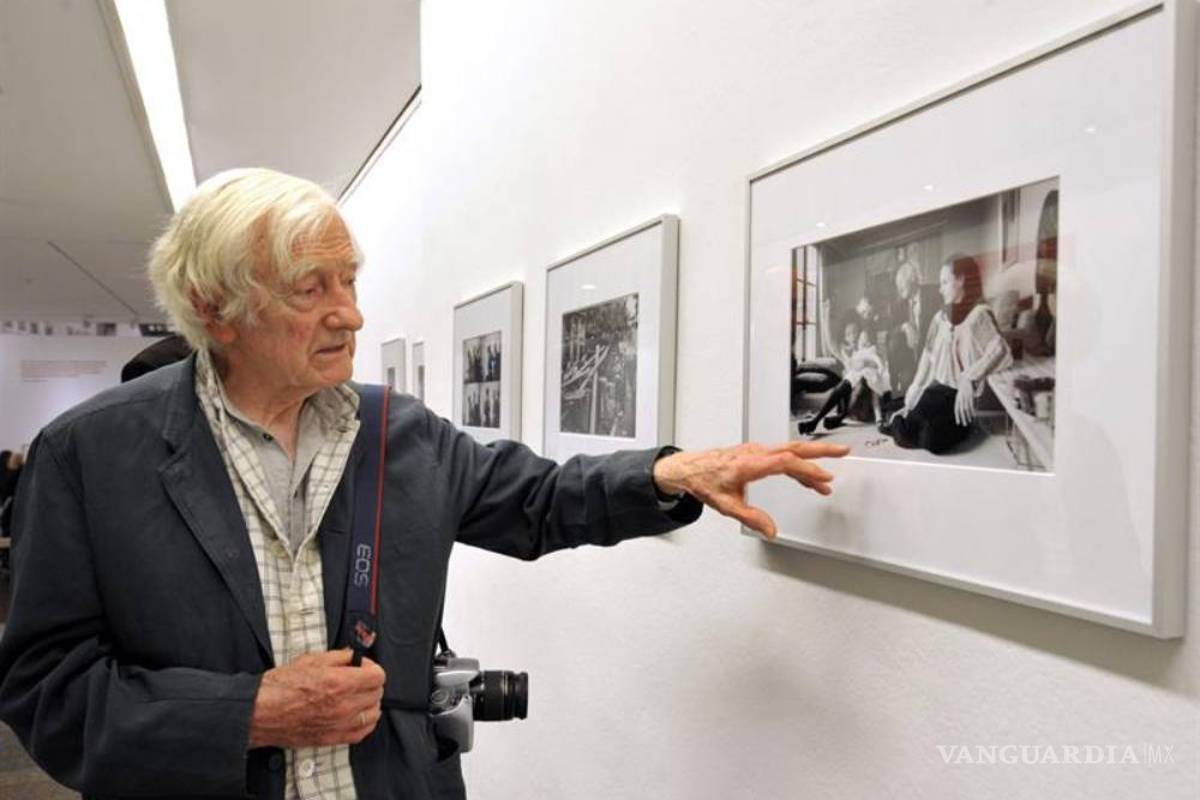 $!Fallece Marc Riboud, conocido por la chica con una flor delante de unos fusiles