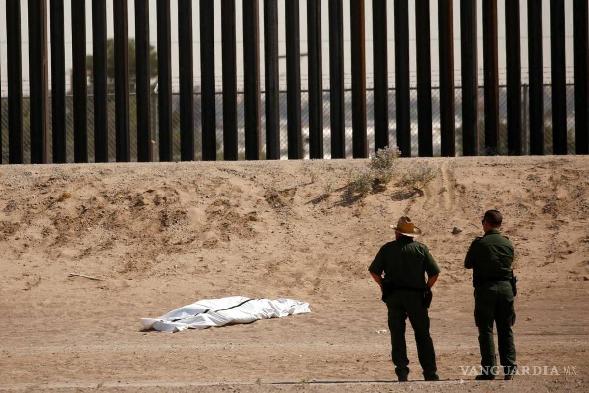 Migrante mexicano murió traes caer del muro fronterizo con EU