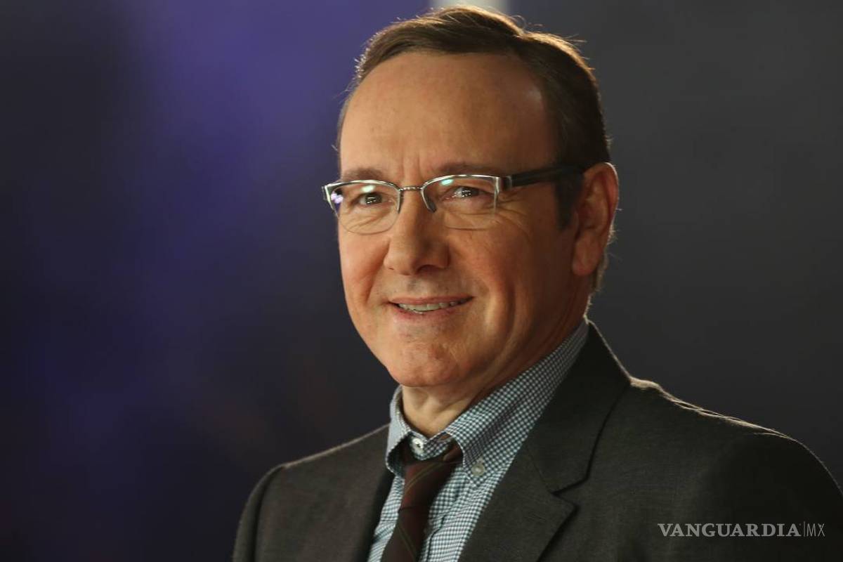 Smithsonian exhibirá retrato de Kevin Spacey, obra de Jonathan Yeo