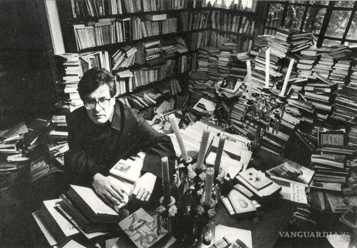 $!El muro y la grieta: Julián Hernández,  el poeta saltillense inventado por Pacheco