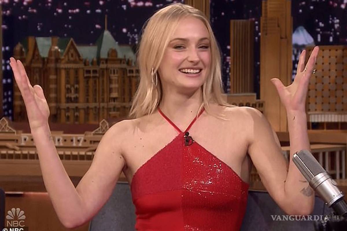 $!Sophie Turner revela quién dejó el vaso de Starbucks en episodio de GOT