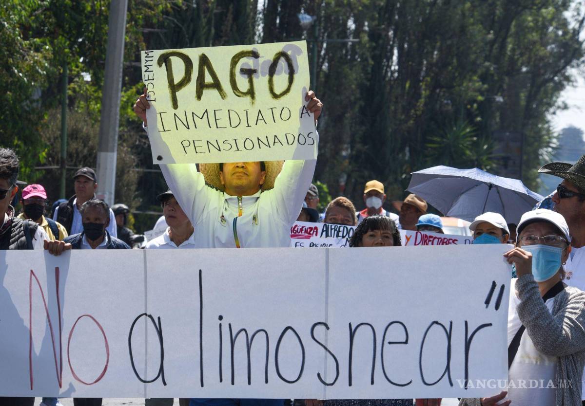 $!La medida aprobada permite disminuir de 60 a 30 días el aguinaldo de quienes se jubilen bajo el nuevo esquema del ISSSTEZAC.