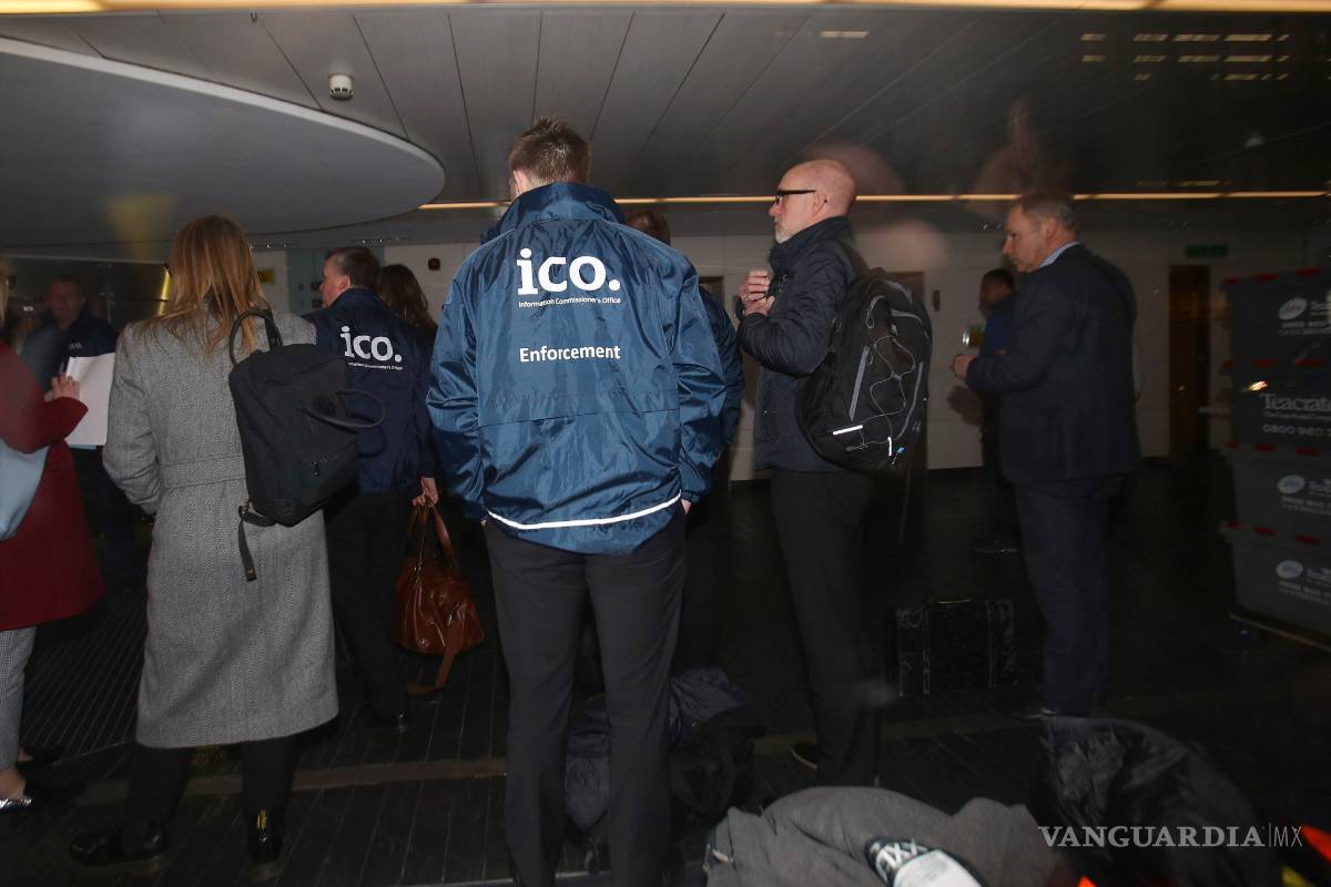 Catean en Londres las oficinas de Cambridge Analytica