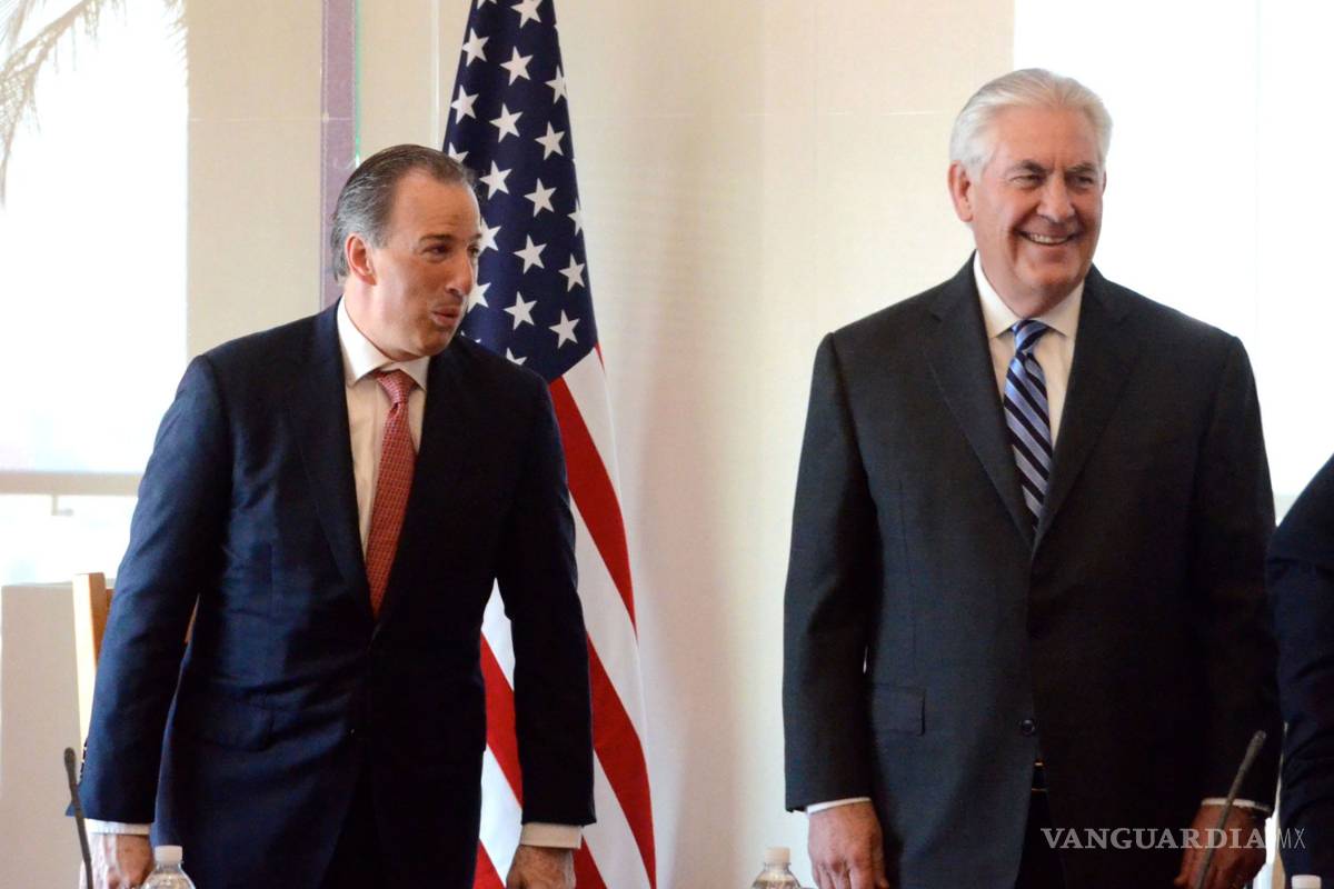 Coincide Meade con Tillerson sobre estar atento con Rusia en elección