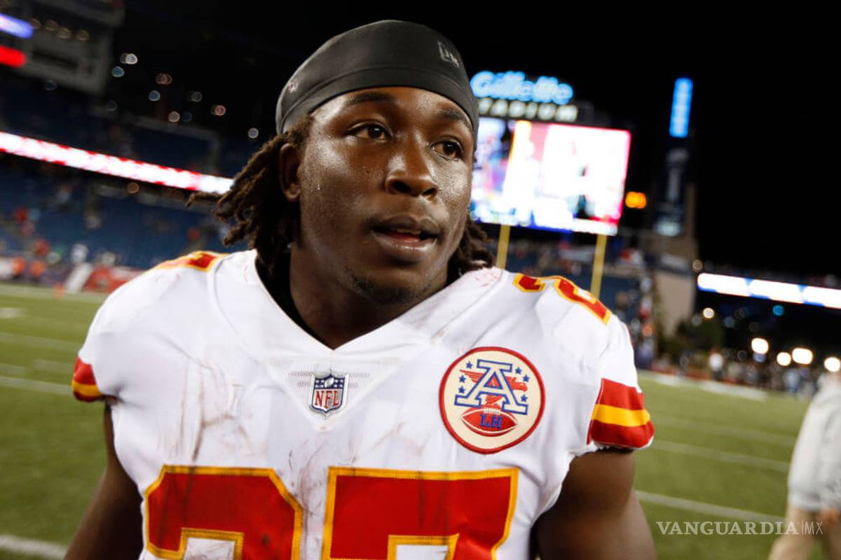 Kareem Hunt se une a la lista de los jugadores 'violentos' y 'desordenados' de la NFL