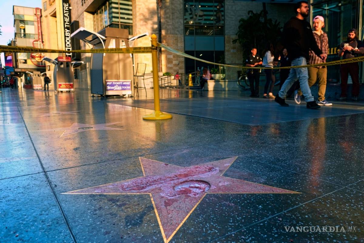 Destrozan la estrella de Donald Trump en el Paseo de la Fama