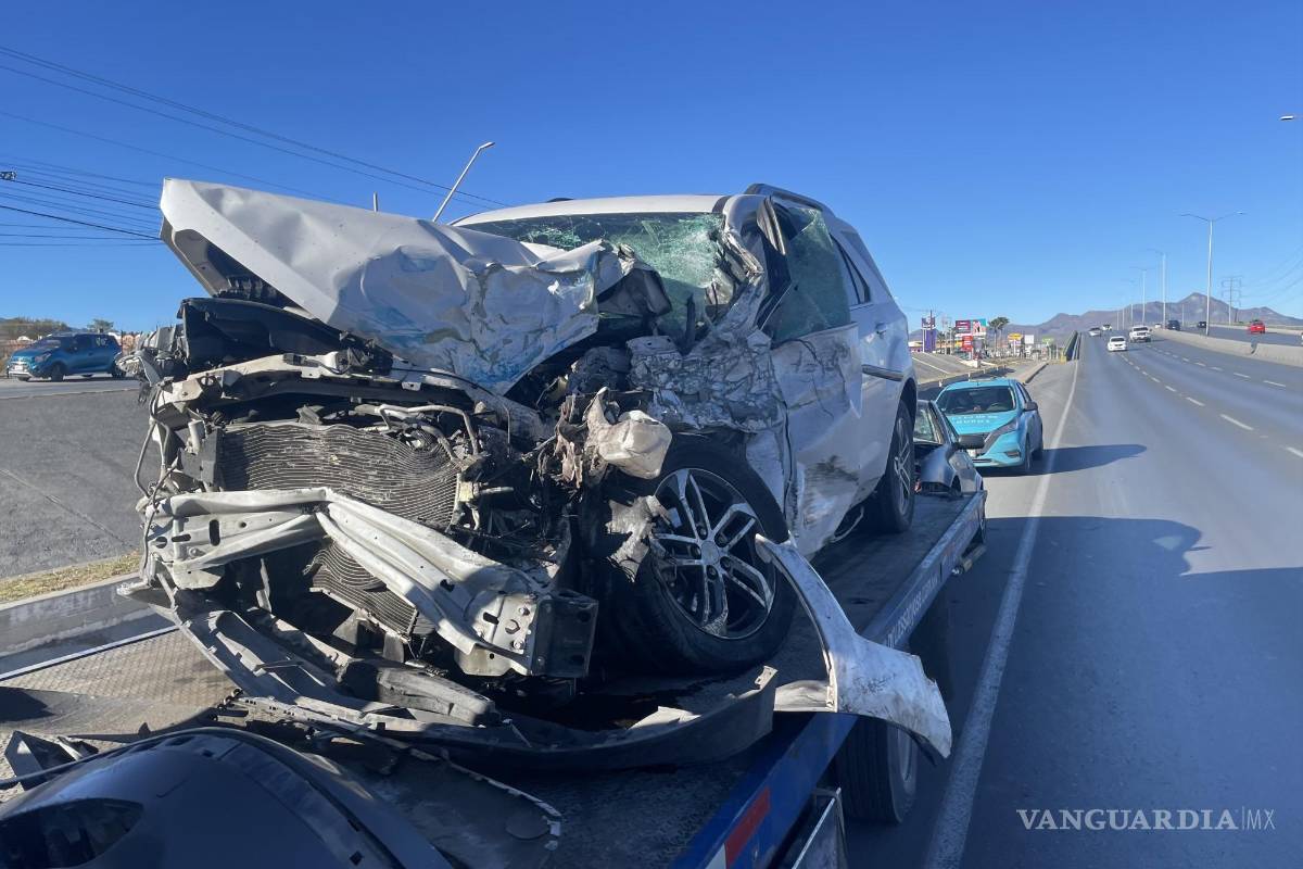 Fuerte accidente automovilístico deja a conductor gravemente herido al oriente de Saltillo