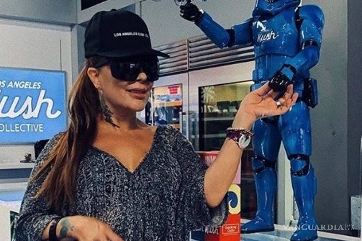Captan a Alejandra Guzmán comprando mariguana