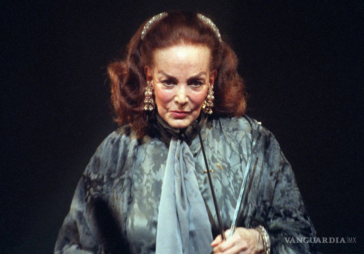 $!María Félix, de quien se cumplen veinte años de su muerte, en una imagen fechada en 1994 en Valencia, España.