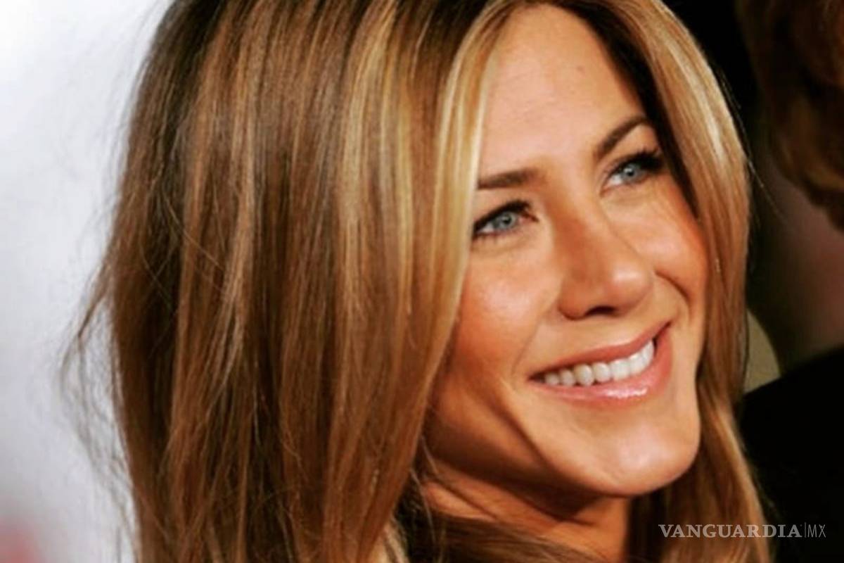 Jennifer Aniston aprovecha el aislamiento para sacar la ropa que ya no usa