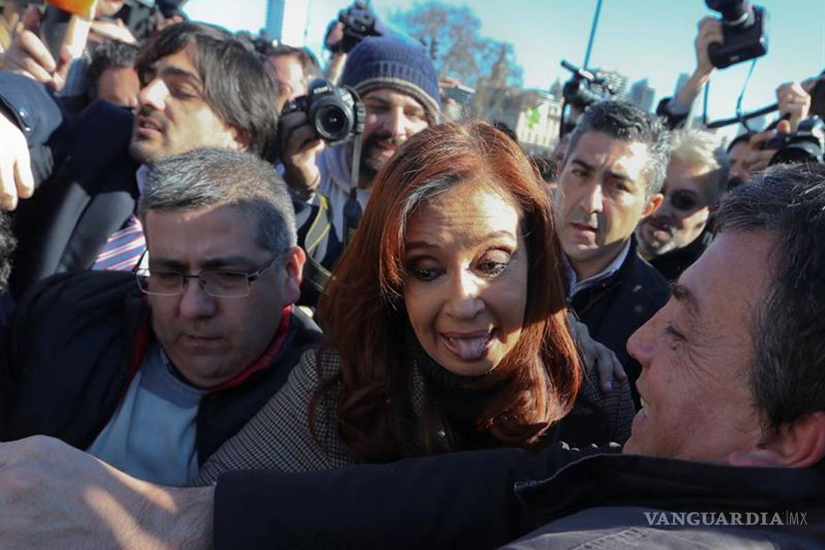 Procesan a Cristina Kirchner por asociación ilícita y lavado de dinero