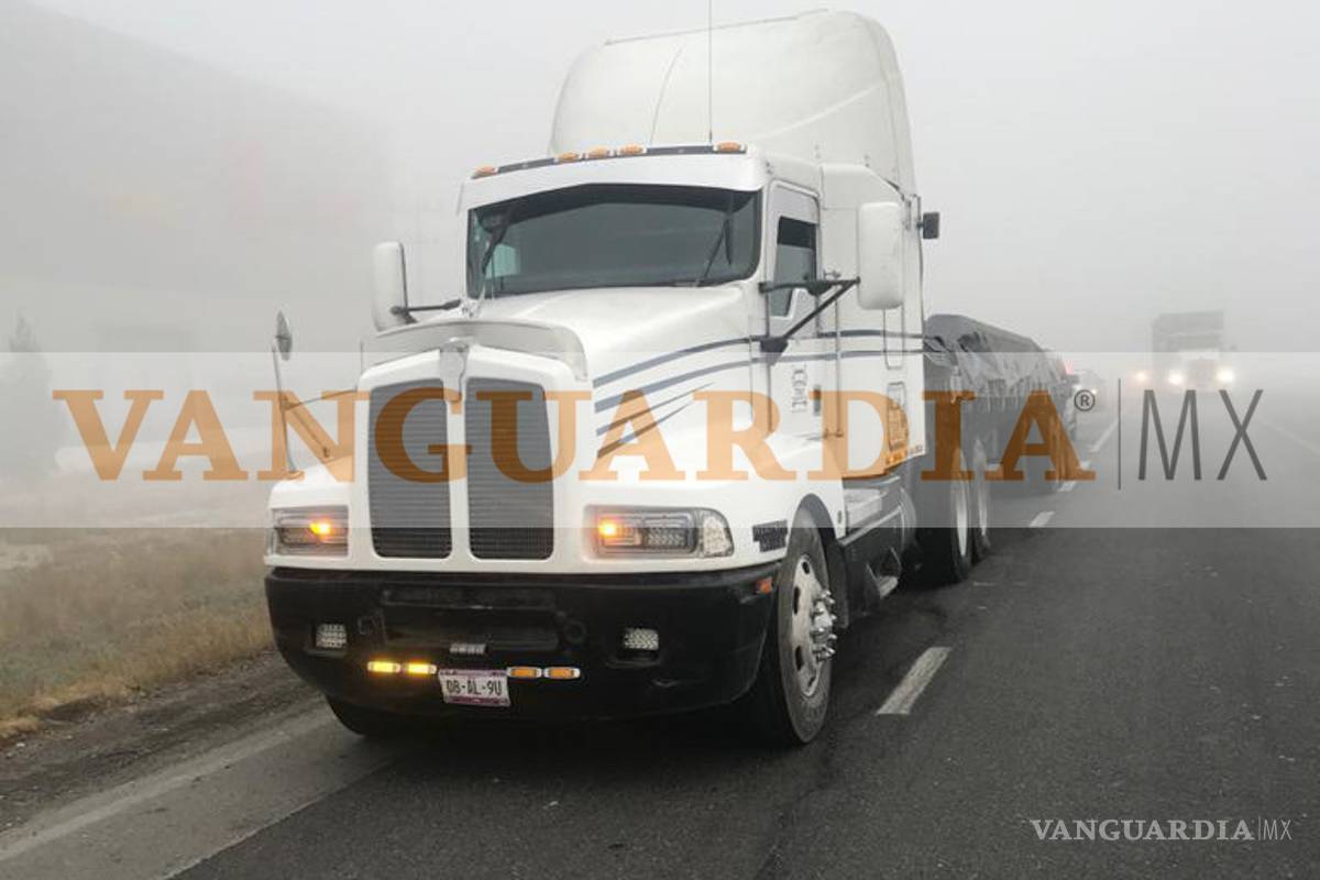 $!Secuestran a operador de transporte en Saltillo para robarle cargamento de láminas