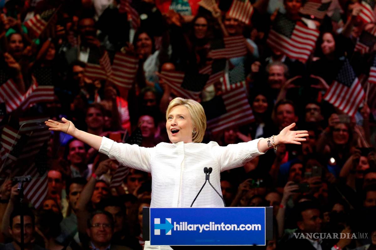 Hillary Clinton se proclama vencedora de las primarias demócratas en EU