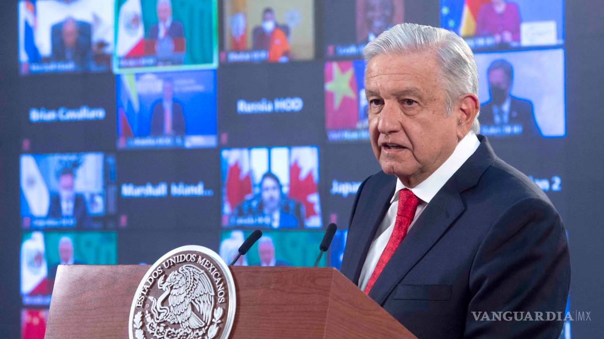 AMLO propone dejar de importar crudo y modernizar hidroeléctricas en México