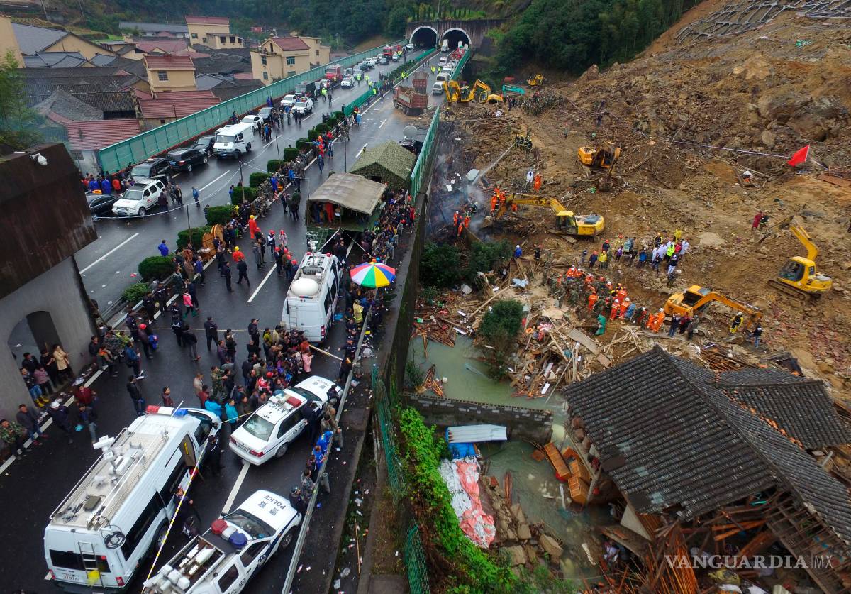 $!Alud en China deja al menos 21 muertos