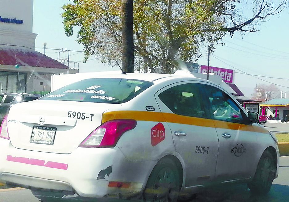 Los taxis en Saltillo aceptan hasta tarjetas de vales