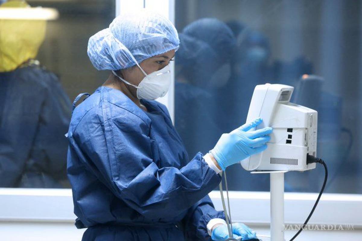 'Con todo el dolor de mi corazón, ya no tenemos insumos': enfermera del IMSS suplica a autoridades