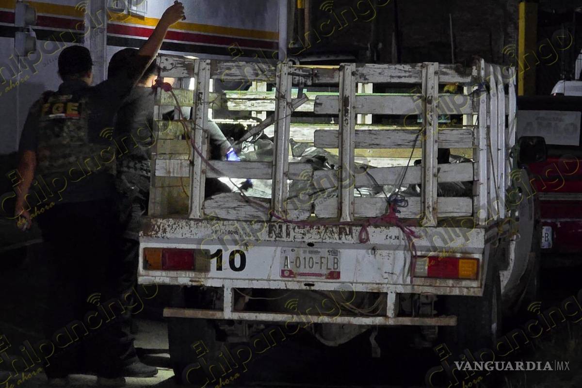 Restos encontrados en camioneta abandonada frente a la FGR no son de los 17 desaparecidos en Chilpancingo