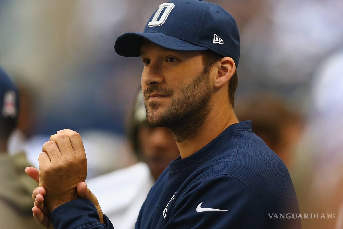 Tony Romo ya practicó pases en entrenamiento de Cowboys
