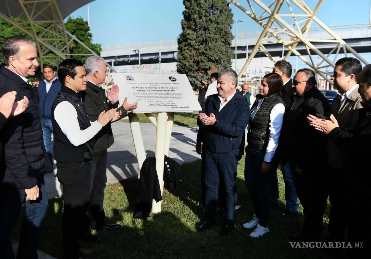 $!Fue develada la placa de la obra que se inauguró, en presencia de autoridades y estudiantes.